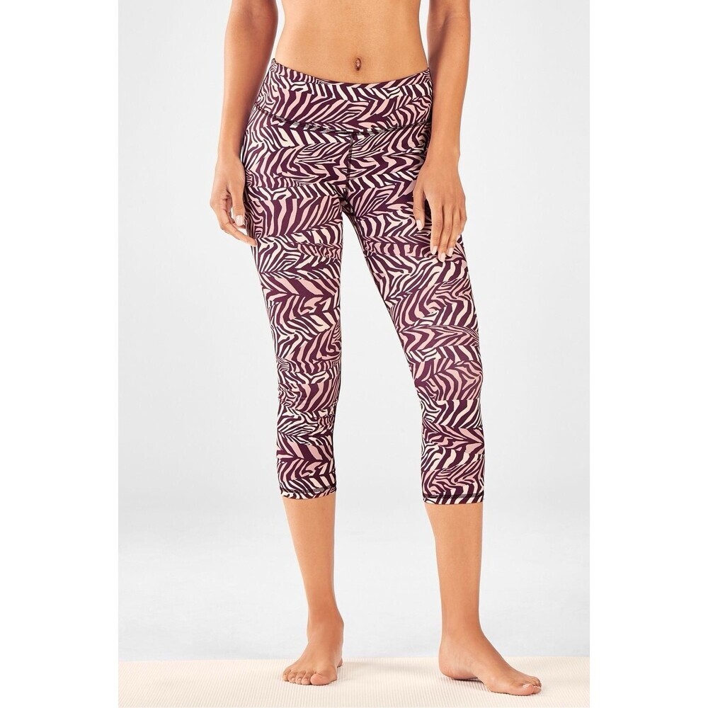 Fabletics SZ M Zebra Purple Animal PowerHold Midi Rise Capri, Leggings Stretch